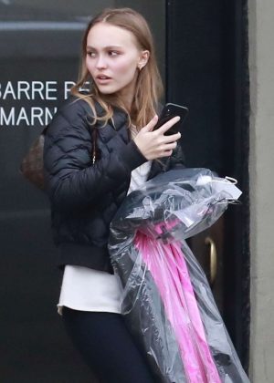 Lily Rose Depp - Shopping in Los Angeles