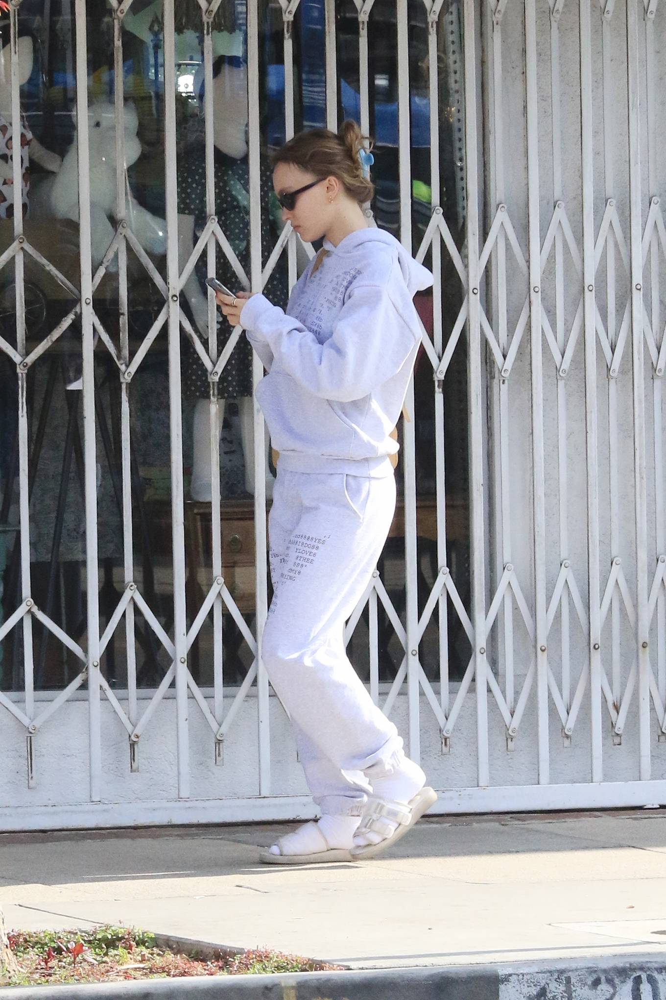 Lily-Rose Depp 2022 : Lily-Rose Depp – Steps out for coffee in Los Angeles-12