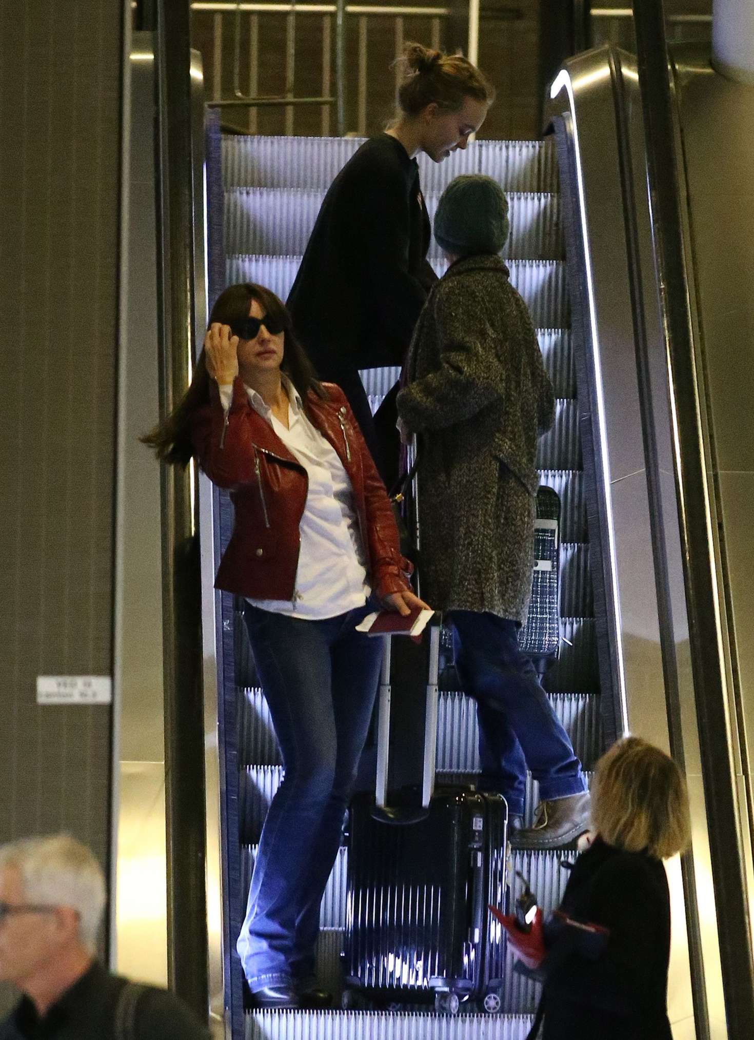 Lily Rose Depp Vanessa Paradis & Monica Bellucci at airport in Paris ...