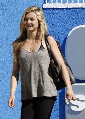 Lindsay Arnold at Dwts Studio in Hollywood