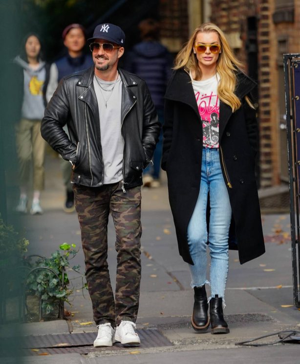 Lindsay Hubbard - With Johnny Bananas seen on a date in New York