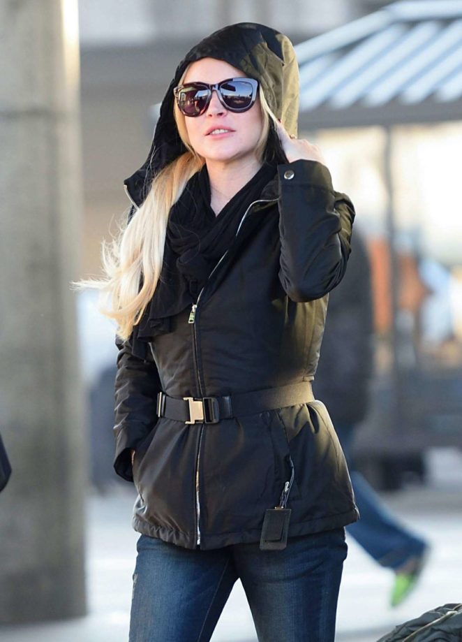 Lindsay Lohan - Arriving at JFK Airport in New York