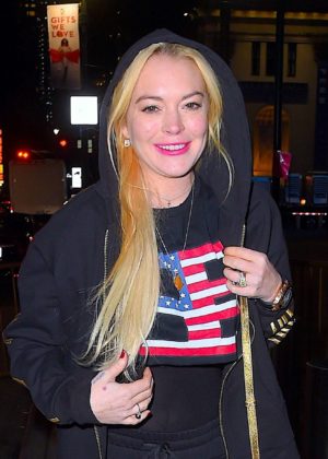 Lindsay Lohan - Arriving at Madison Square Garden for the Jingle Ball concert in NY