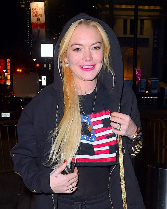 Lindsay Lohan - Arriving at Madison Square Garden for the Jingle Ball concert in NY
