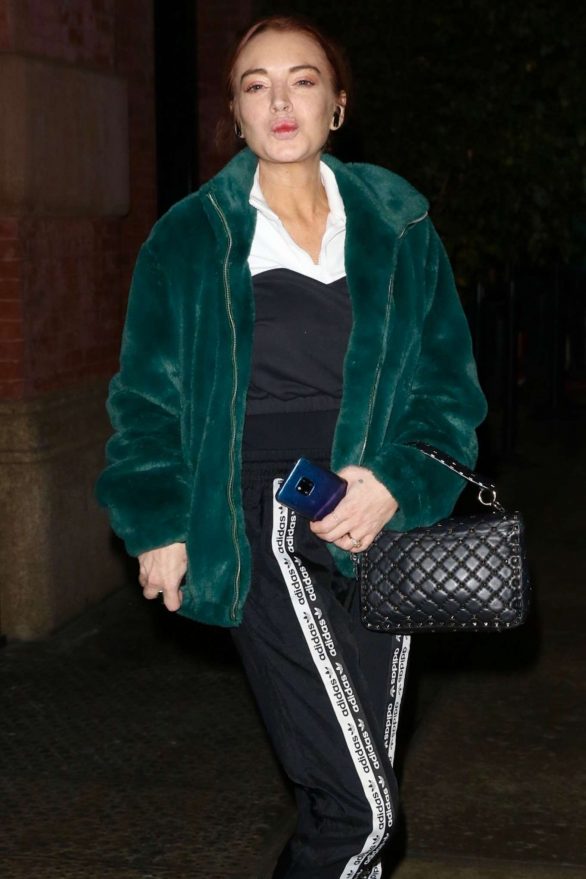 Lindsay Lohan - Leaving the Mercer Hotel in New York
