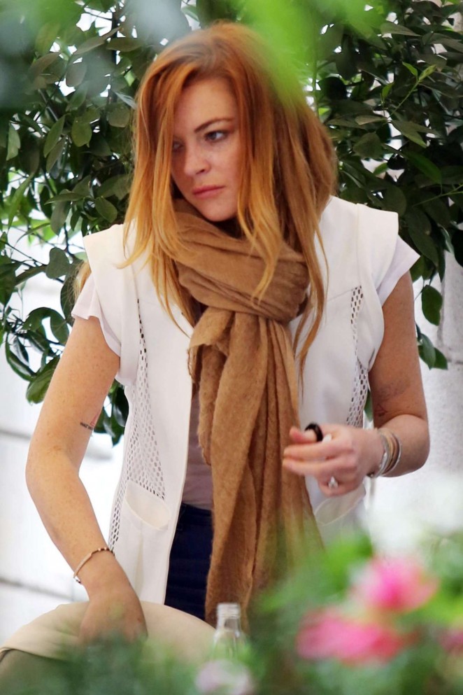 Lindsay Lohan Shopping in Milan