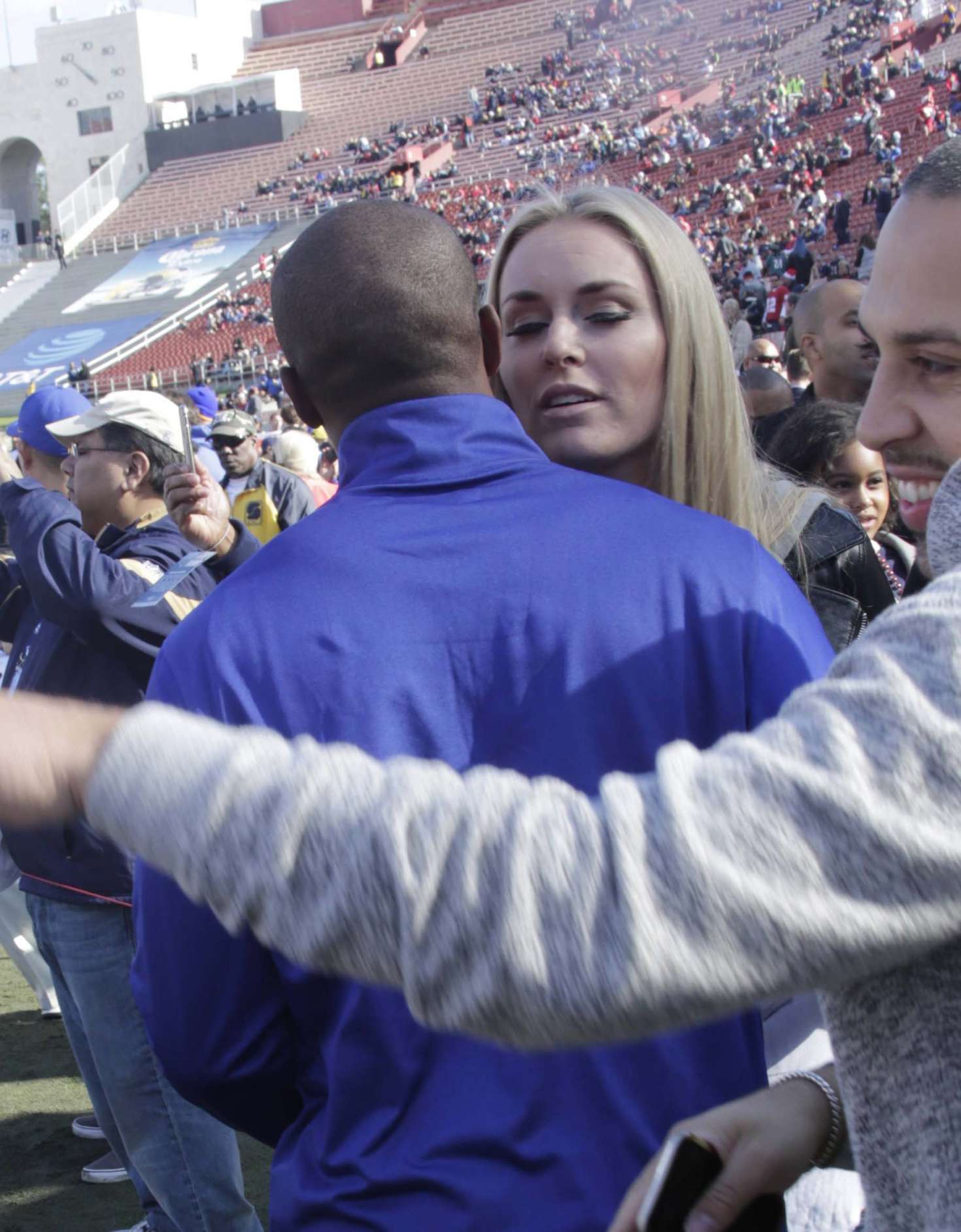Lindsey Vonn 2016 : Lindsey Vonn and Kenan Smith at San Francisco 49ers Los Angeles Rams Game -06
