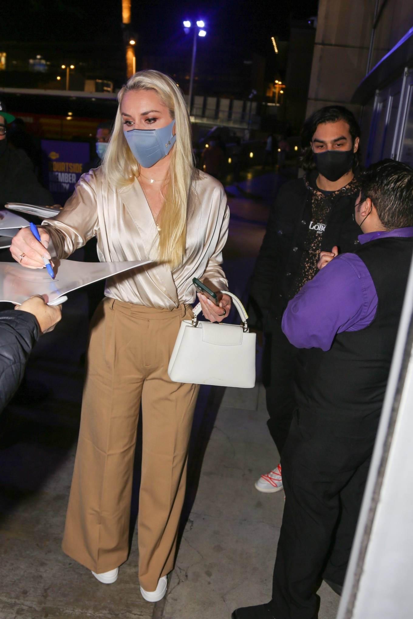 Lindsey Vonn - Arrives at the Lakers game at the Crypto.com Arena in Los Angeles