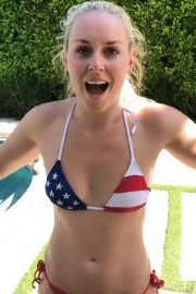 Lindsey Vonn in Bikini at a Swimming Pool - Personal