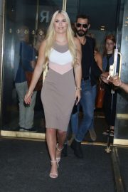 Lindsey Vonn - Leaving Today Show in New York