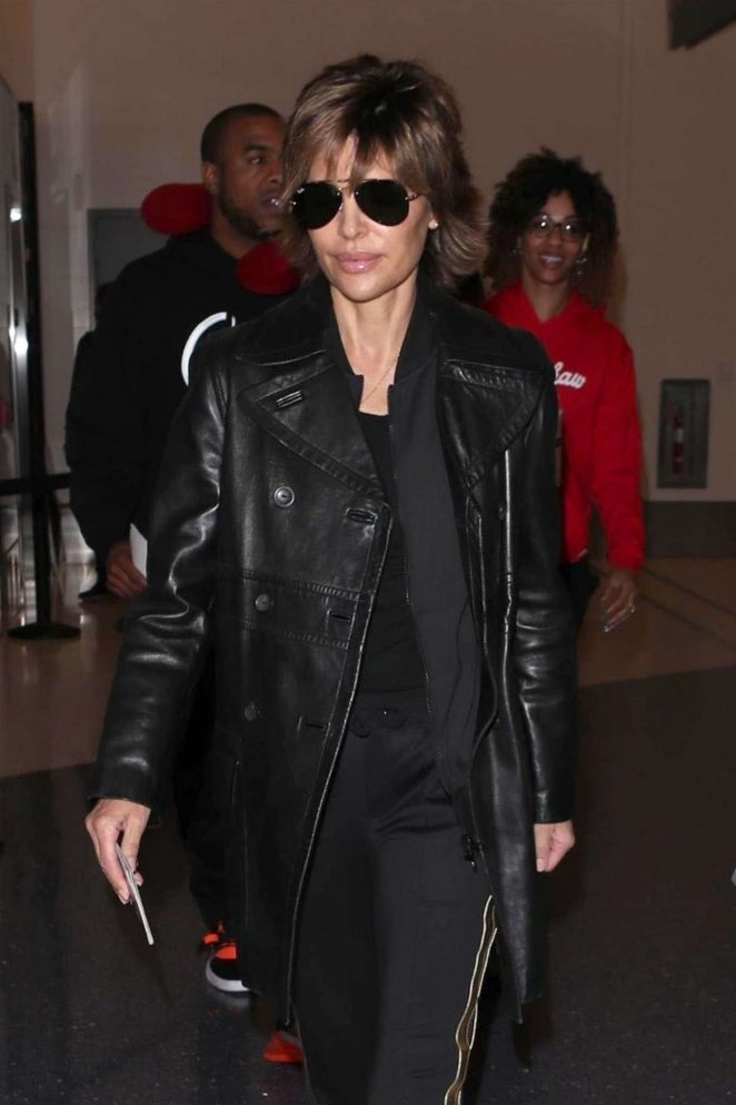 Lisa Rinna - Arriving at LAX Airport in Los Angeles