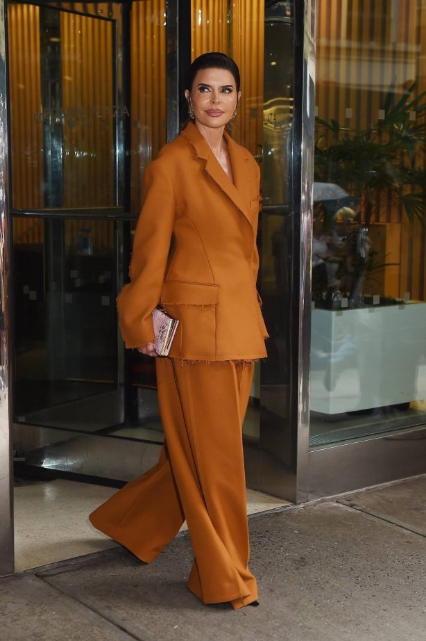 Lisa Rinna - Is attending the Jason Wu show in New York
