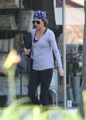 Lisa Rinna Leaving a yoga class in Los Angeles