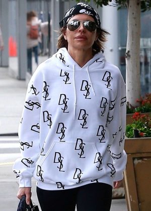 Lisa Rinna - Leaving the SoulCycle gym in Beverly Hills