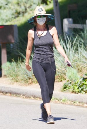 Lisa Rinna - Out for walk in Studio City