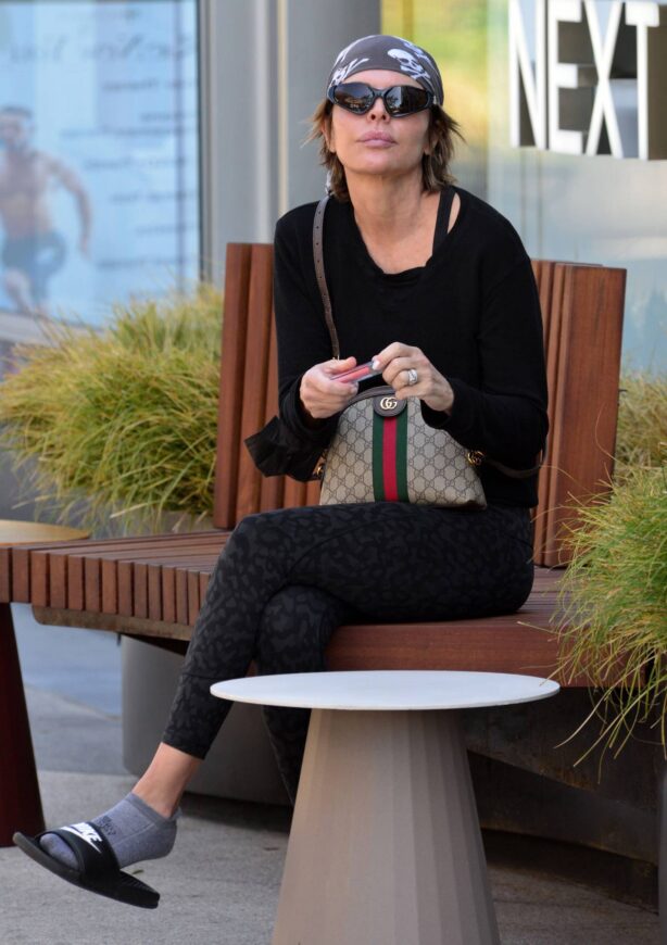 Lisa Rinna - Seen while out in Brentwood