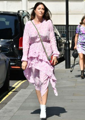 Lisa Snowdon - Arrives at CEW Beauty Awards in London