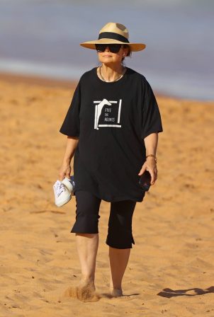 Lisa Wilkinson - Seen on a stroll on the beach in Sydney