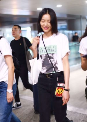Liu Wen at the airport in Shanghai