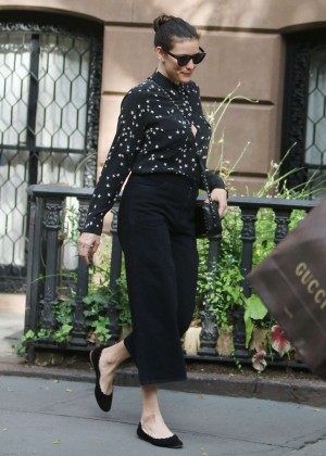 Liv Tyler - Leaving her West Village home in New York