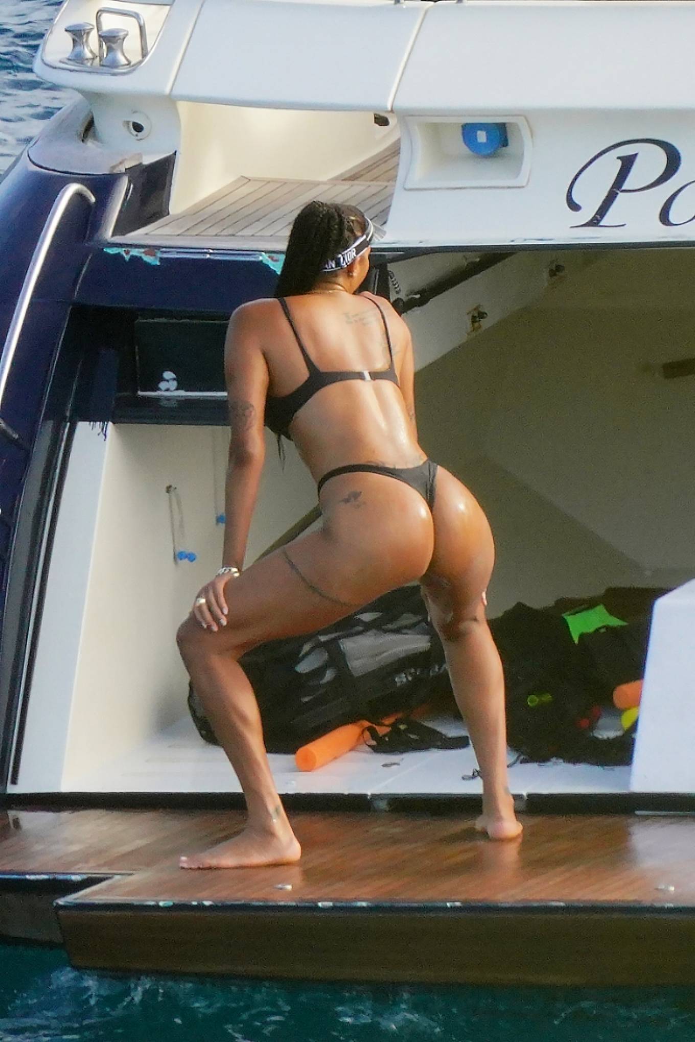 Liz Cambage - On a yacht with friends and champagne showers during holiday ...