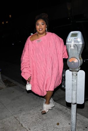 Lizzo - Arriving for dinner with friends at celebrity hotspot Mr Chow in Beverly Hills