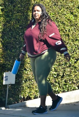 Lizzo - Seen ahead of a workout in Los Angeles