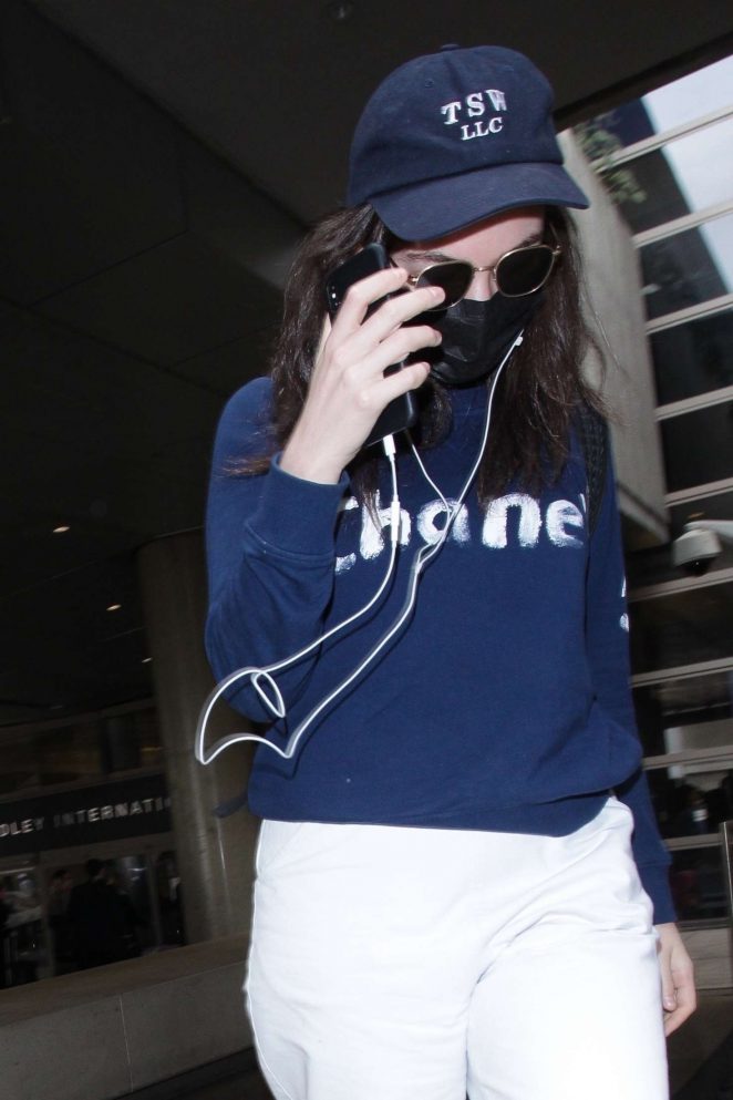 Lorde - Arriving at LAX Airport in Los Angeles