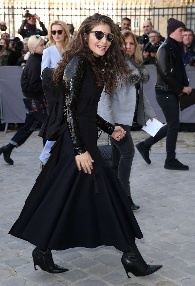 Lorde - Arriving for Christian Dior Fashion Show in Paris