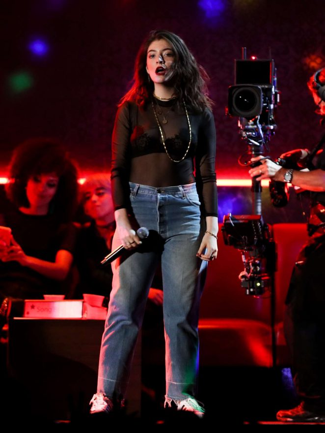 Lorde - Performing at 2017 Billboard Music Awards in Las Vegas