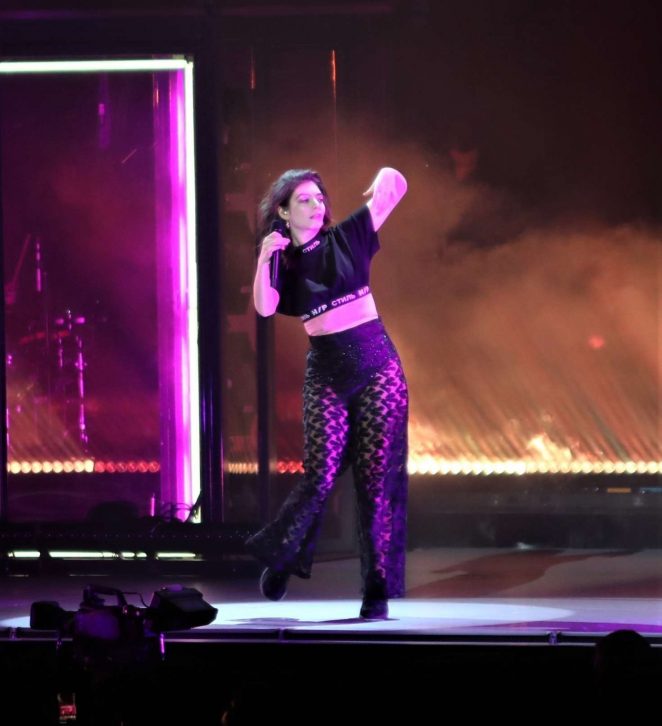 Lorde - Performs at Rogers Arena in Vancouver
