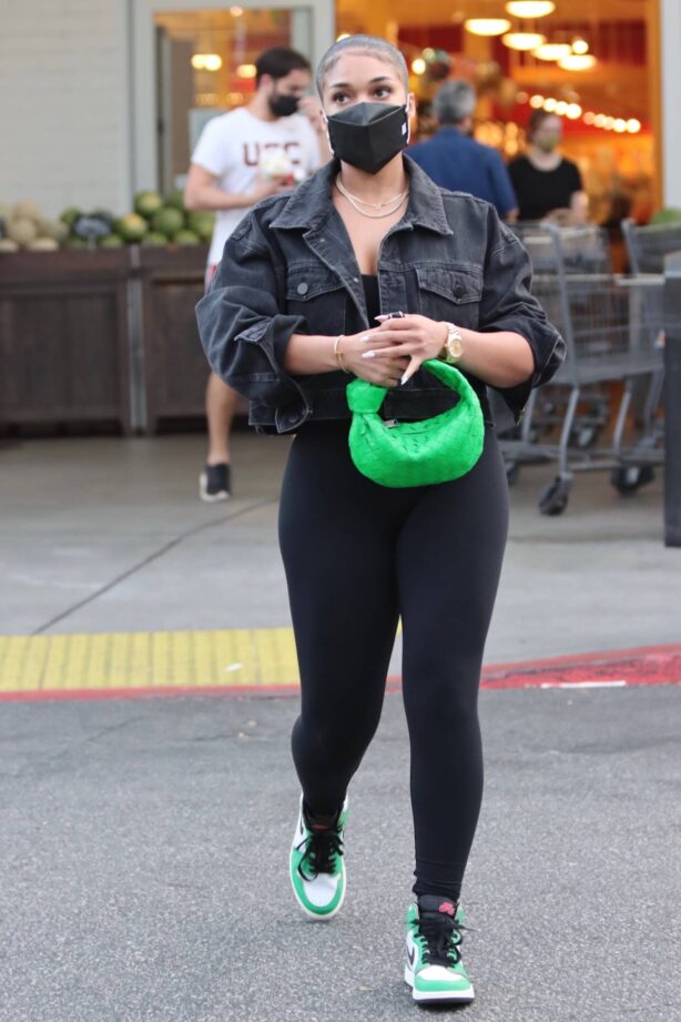 Lori Harvey - Grocery shopping at Bristol Farms in West Hollywood