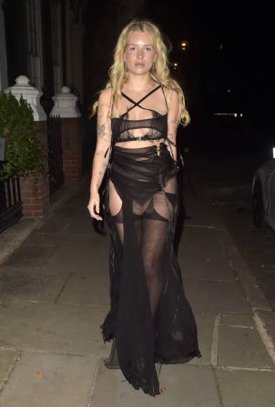 Lottie Moss - Heads to Fashion event in London