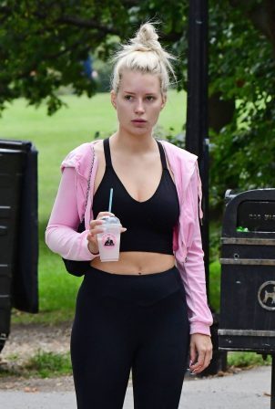 Lottie Moss - Makeup-free with a friend in North London