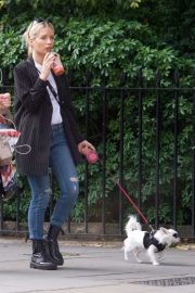 Lottie Moss - Taking her chihuahua Lulu for a walk in Chelsea