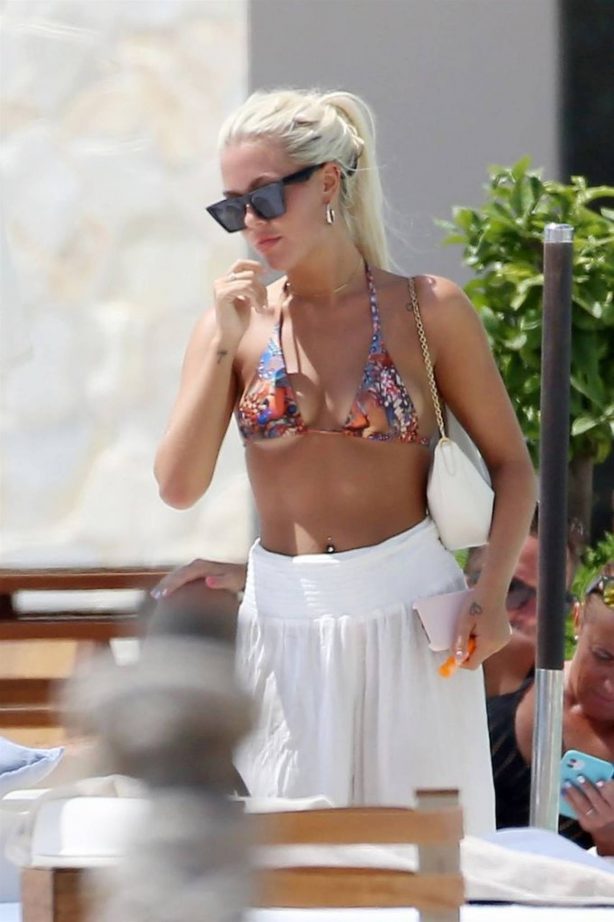Lottie Tomlinson and Lewis Burton - Out in Ibiza