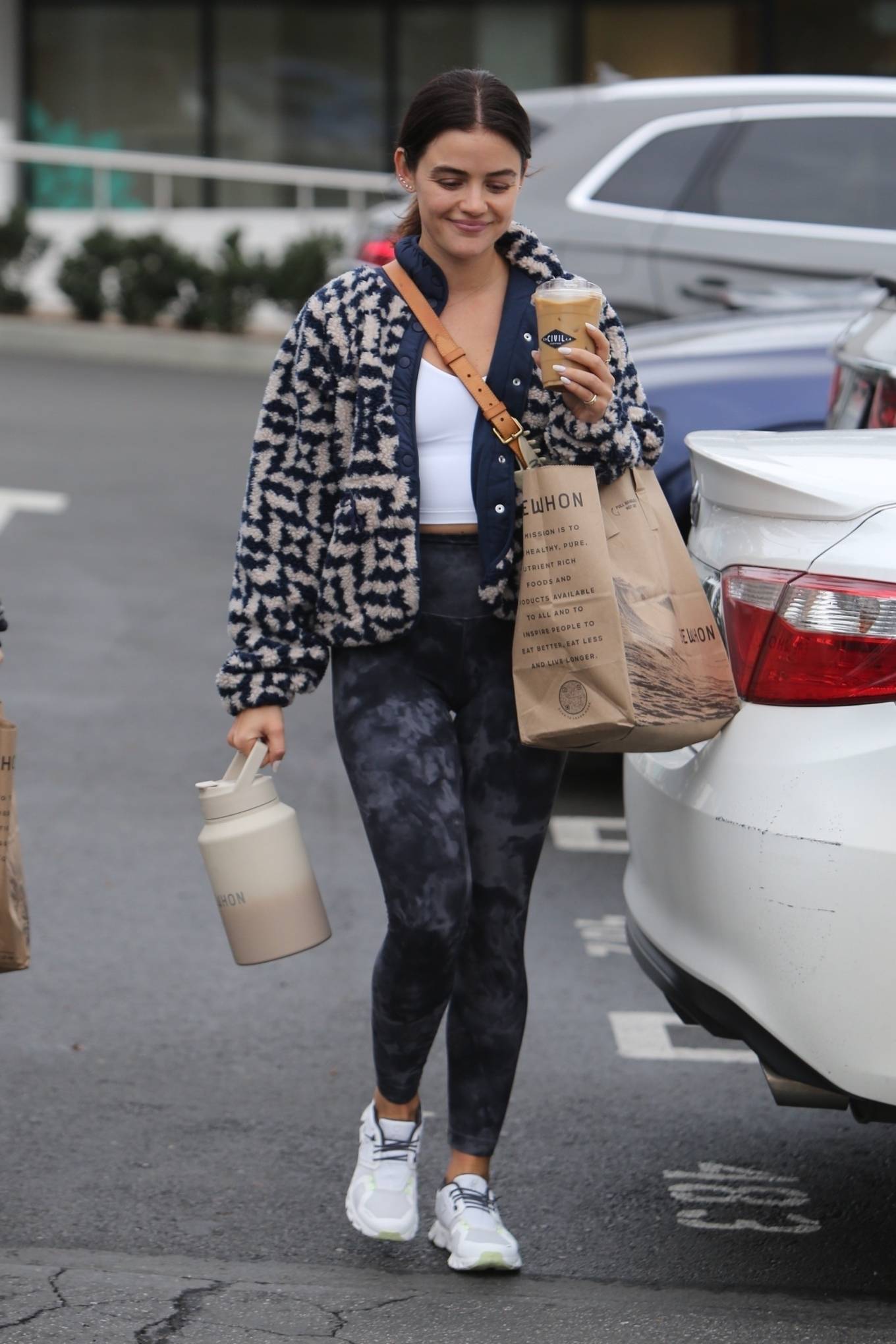 Lucy Hale 2022 : Lucy Hale – Shopping candids at Erewhon Market in Sherman Oaks-13