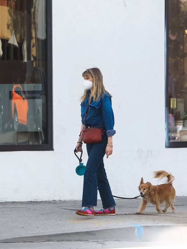 Lucy Punch - Walks her dog in West Hollywood