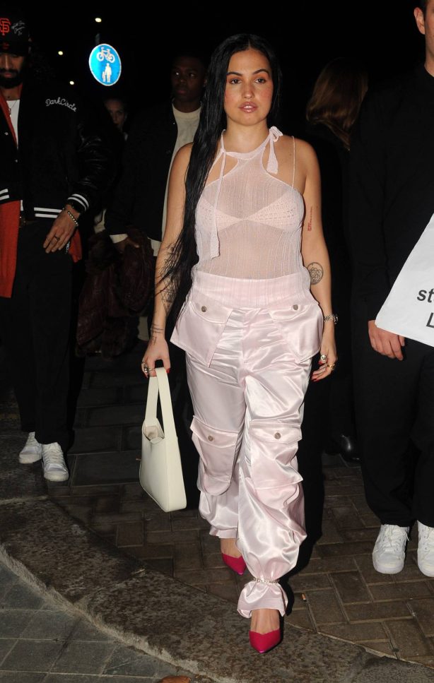 Mabel - Arriving at ES Magazine LFW Party at The Dorchester in London