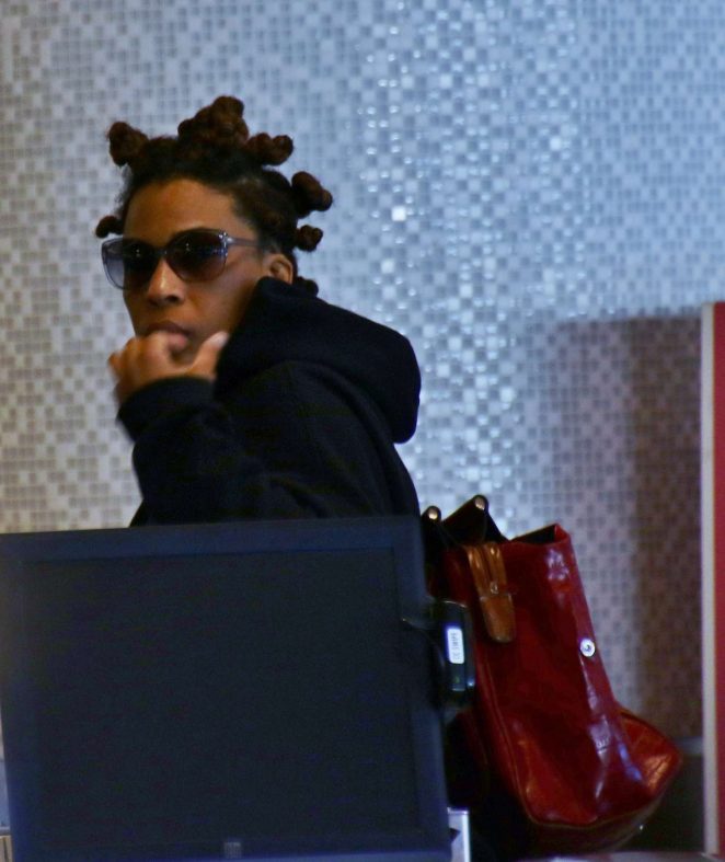 Macy Gray at LAX Airport in Los Angeles