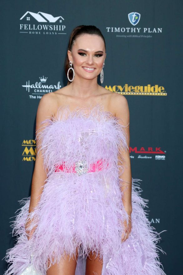 Madeline Carroll - 28th Annual Movieguide Awards Gala in Los Angeles