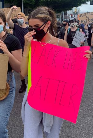 Madison Beer - Marches with fellow protesters in Los Angeles