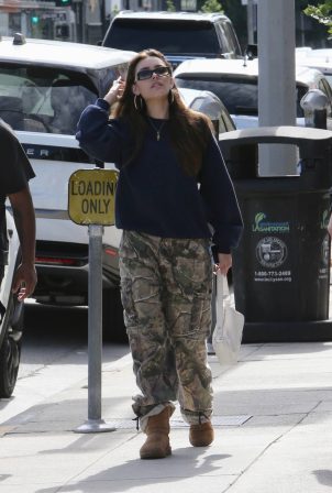 Madison Beer - Shopping candids with friends in West Hollywood