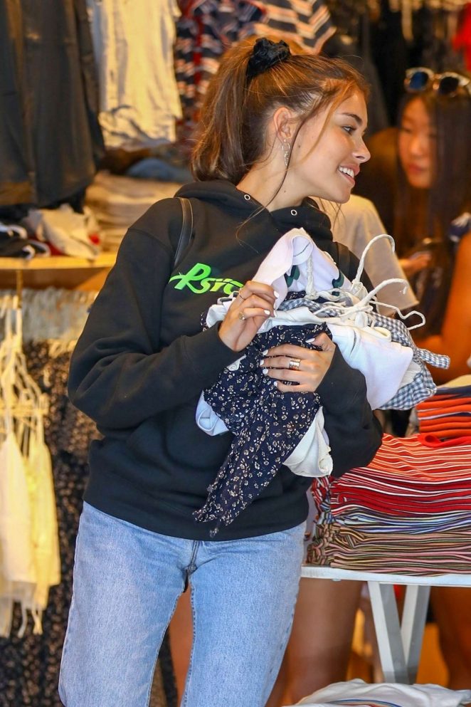Madison Beer - Shopping in Los Angeles