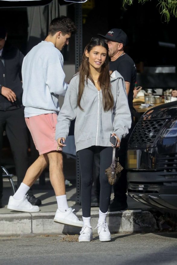 Madison Beer - Spotted at Toast Cafe in West Hollywood