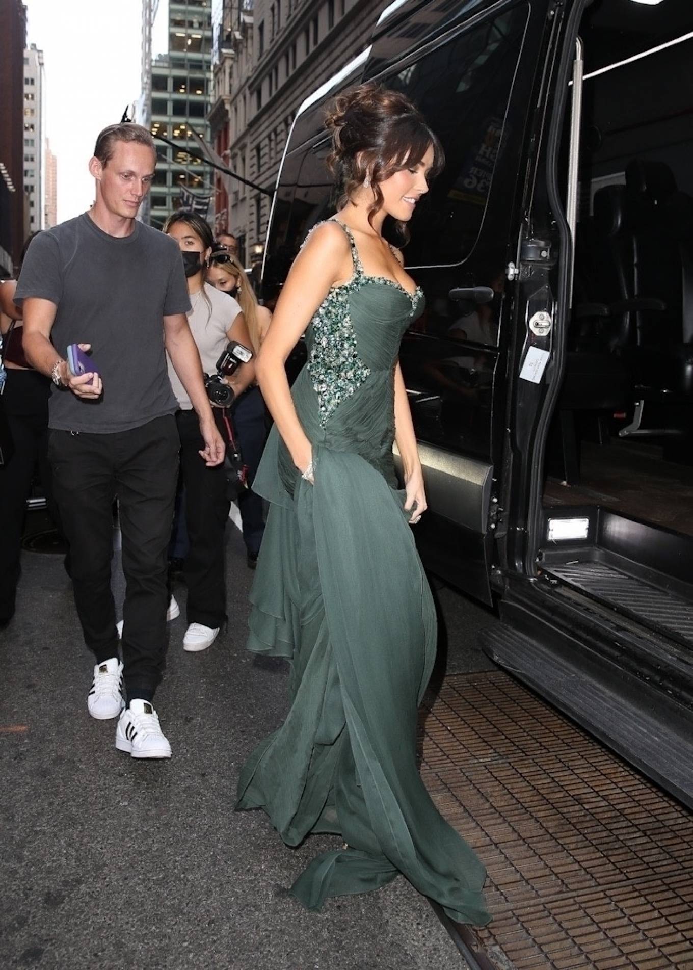 Madison Beer - Steps out from the Peninsula hotel ahead of the Met Gala