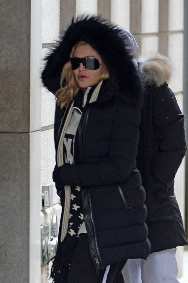 Madonna Arrives at Kabbalah Center with family in New York City