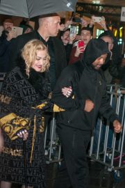 Madonna - Greet fans at the Rex Hall after gig in Paris