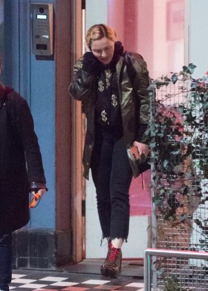 Madonna - Leaves a recording studio in London