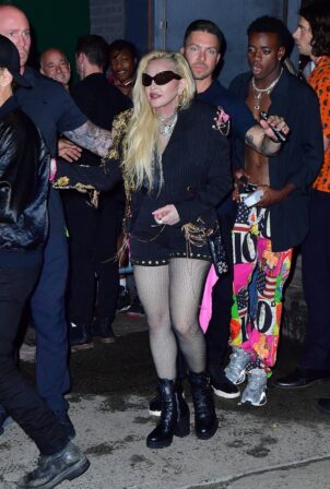 Madonna - Leaving her show in New York